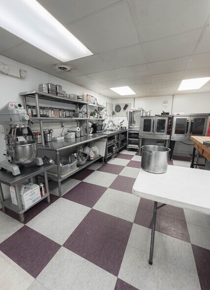 More Photos Of 205 Main St, Onalaska Specialty For Sale