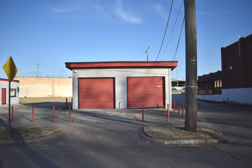 More Photos Of 2204 E 11th St, Tulsa Restaurant For Lease