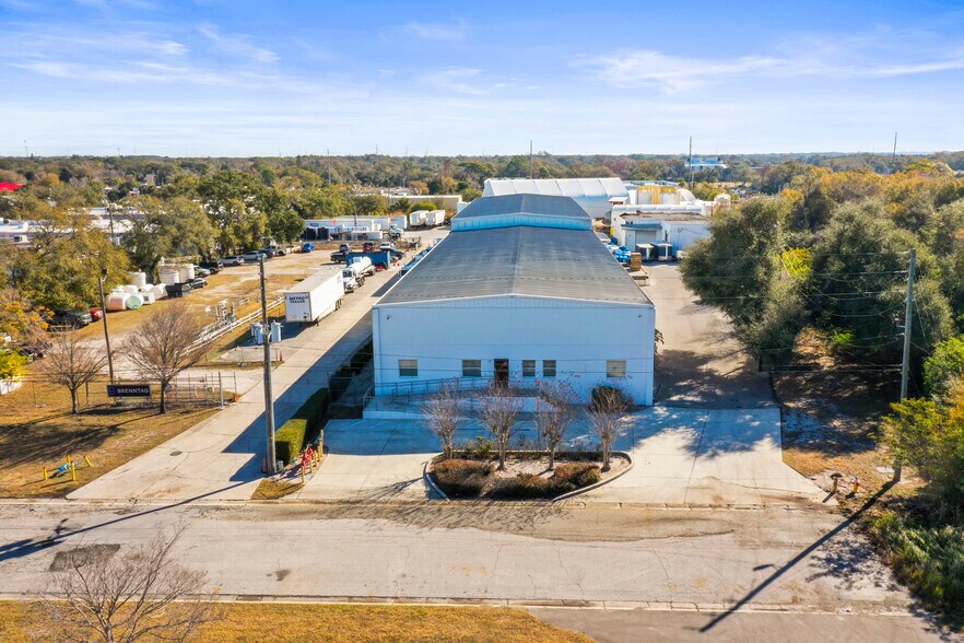 More Photos Of 1555 Sunshine Dr, Clearwater Warehouse For Sale