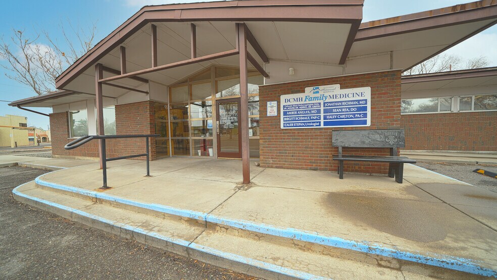 More Photos Of 555 Meeker St, Delta Medical For Lease