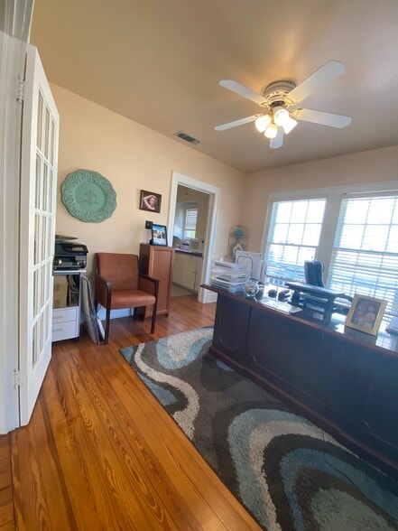 More Photos Of 306 S Tennessee St, McKinney Office For Lease