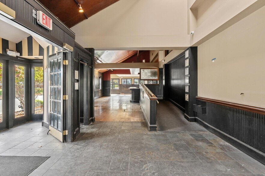 More Photos Of 24 W Main St, Avon Restaurant For Lease