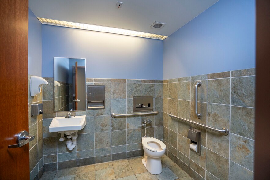More Photos Of 100-256 Match Factory Pl, Bellefonte Medical For Lease