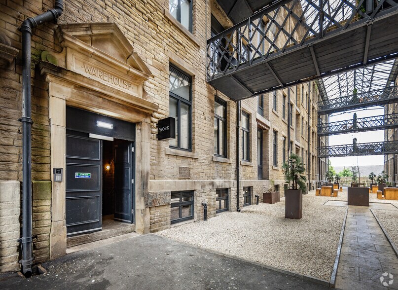 More Photos Of Cape St, Bradford Coworking Space