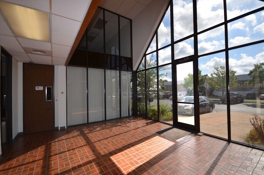 More Photos Of 6004 Techni Center Dr, Austin Warehouse For Lease