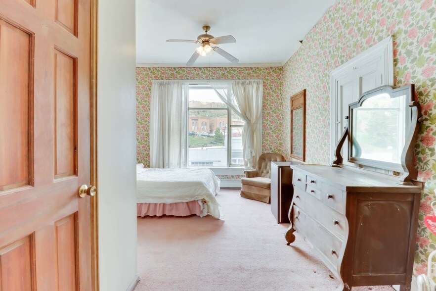 More Photos Of 400 W Victor Ave, Victor Hotel For Sale