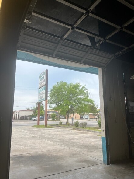 More Photos Of 7715 Lem Turner Rd, Jacksonville Auto Repair For Sale