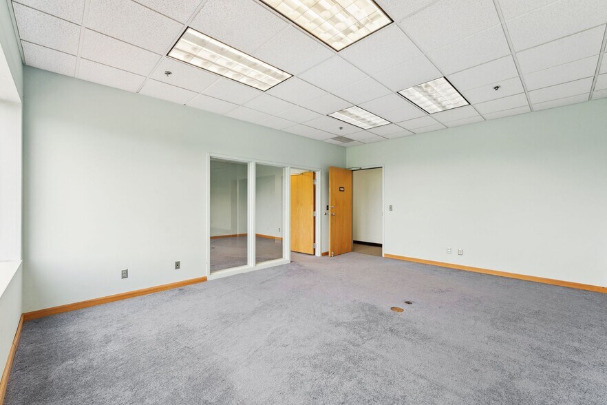 More Photos Of 4388 Shoreline Dr, Spring Park Storefront Retail Office For Sale