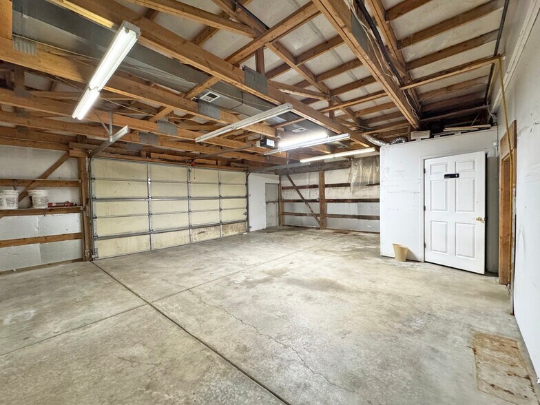 More Photos Of 1325 S Saint Louis Ave, Loveland Auto Repair For Sale
