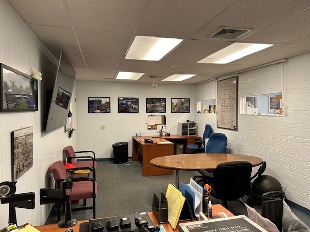 More Photos Of 546 Penn St, Yeadon Warehouse For Sale