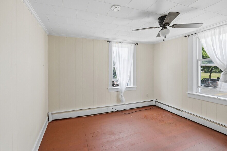 More Photos Of 400 Thames St, Bristol Multifamily For Sale