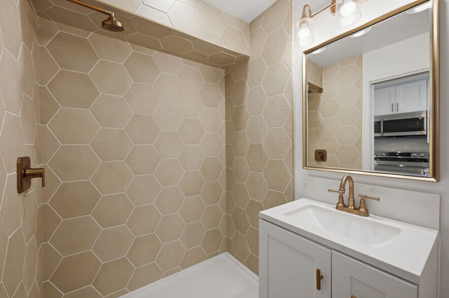 More Photos Of 2005 Highland Ave, National City Apartments For Sale