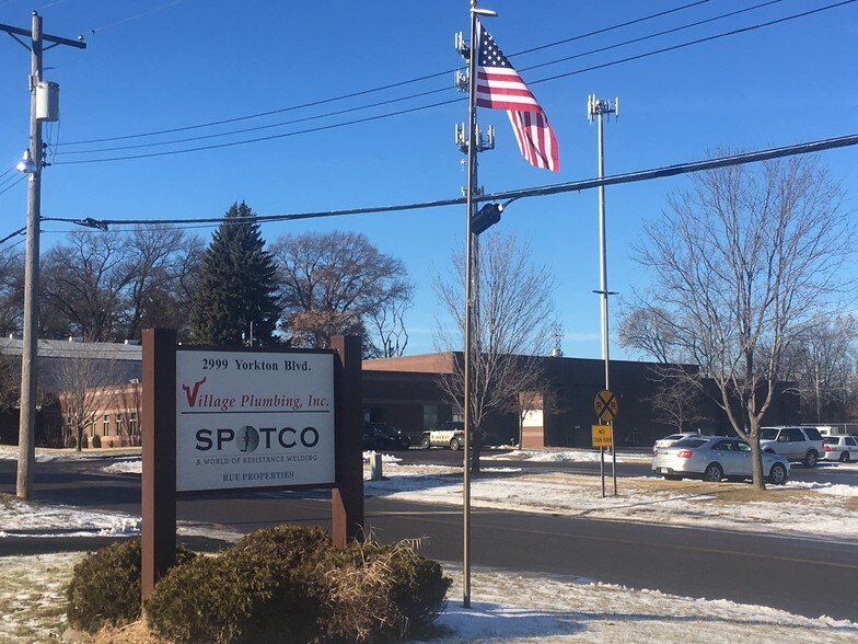 More Photos Of 2999 Yorkton Blvd, Little Canada Manufacturing For Lease
