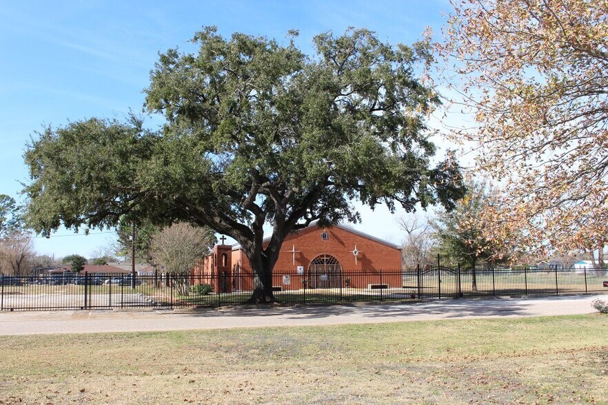 More Photos Of , Houston Multifamily For Sale