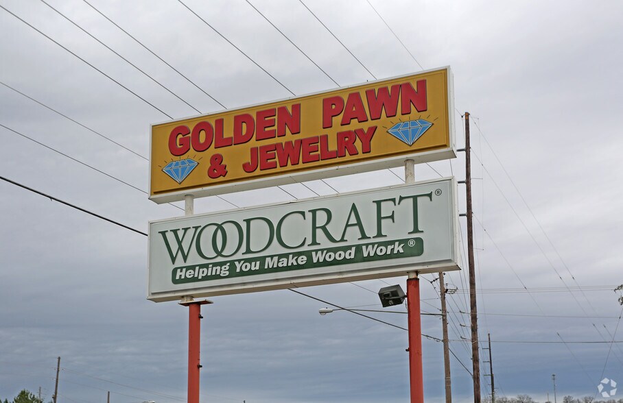 More Photos Of 2215 Pelham Pky, Pelham Freestanding For Lease