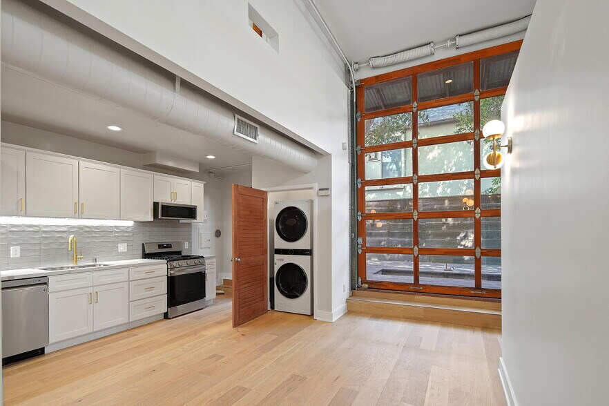 More Photos Of 1411-1413 Cloverfield Blvd, Santa Monica Apartments For Sale