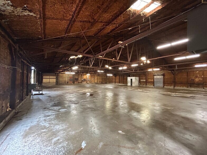 More Photos Of 616 S 9th St, Corsicana Warehouse For Sale