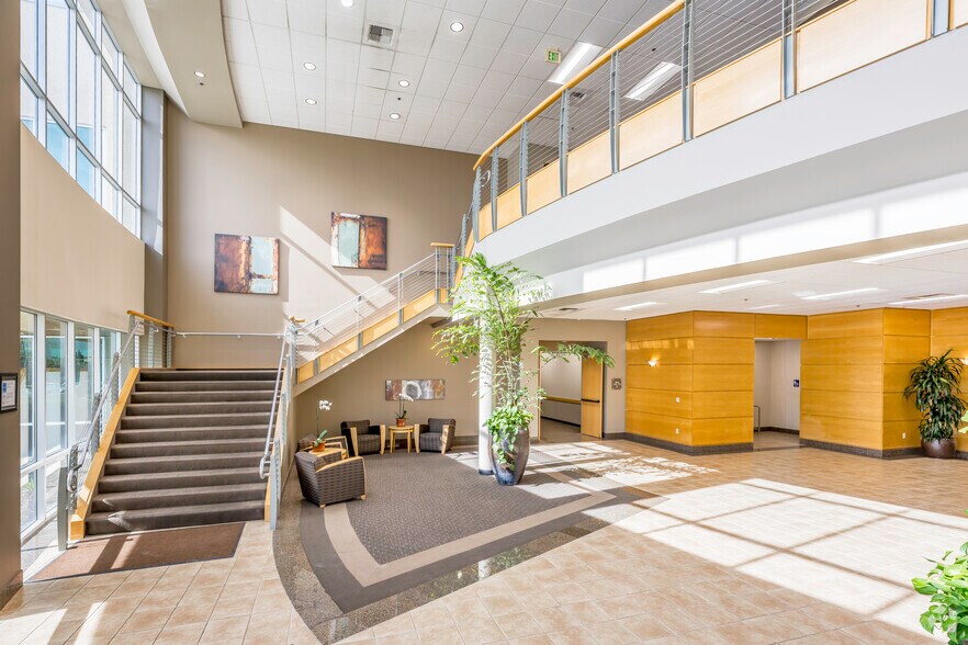 More Photos Of 1075 Creekside Ridge Dr, Roseville Office For Lease