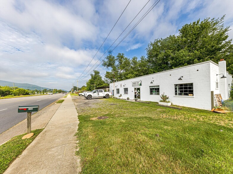 More Photos Of 3154-3156 US 70 Hwy, Black Mountain Office For Lease