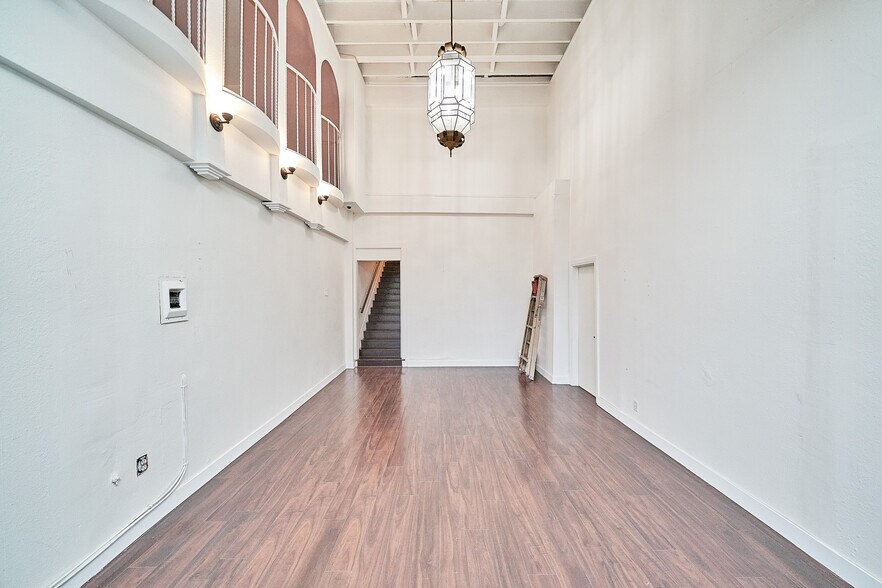 More Photos Of 1071 N Fairfax Ave, West Hollywood Storefront Retail Office For Lease