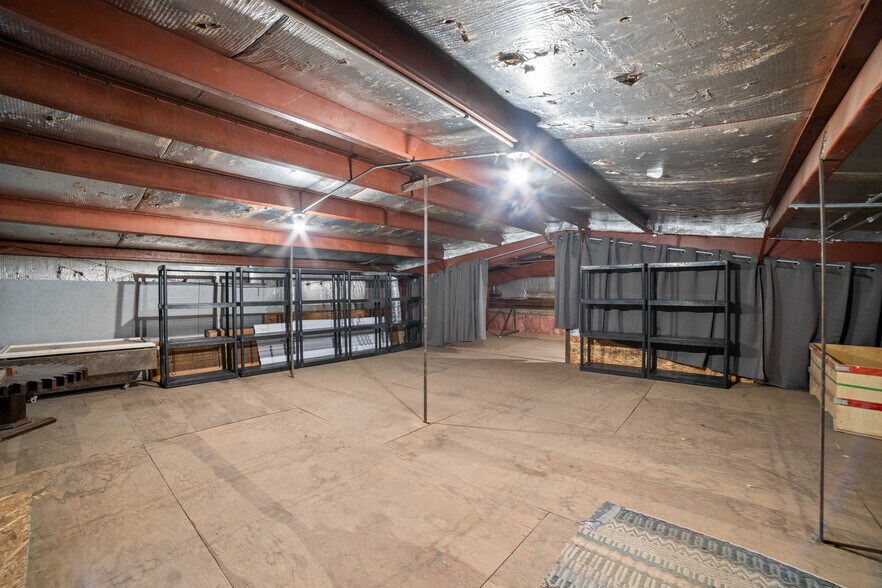 More Photos Of 5913 Tower Ave, Superior Flex For Sale