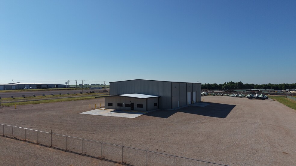 More Photos Of 3465 Allan Industrial Dr, El Reno Warehouse For Lease