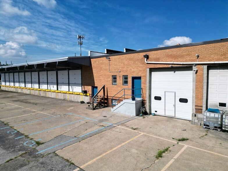 More Photos Of 1401 W Ray St, Indianapolis Truck Terminal For Lease