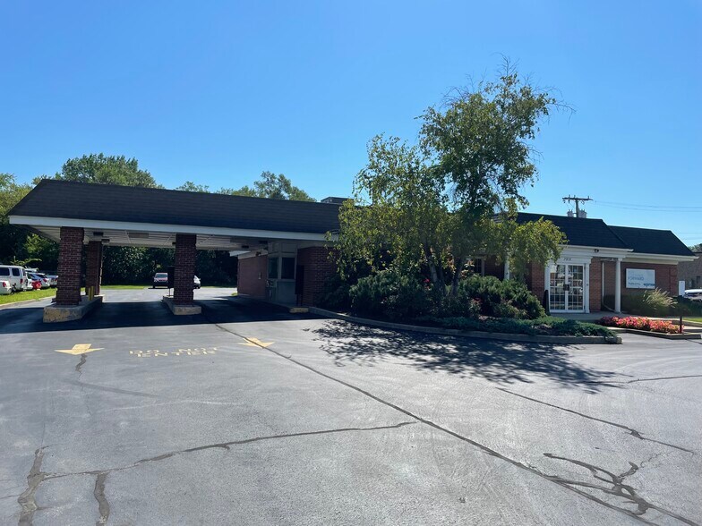 Primary Photo Of 7915 Taft St, Merrillville Bank For Sale