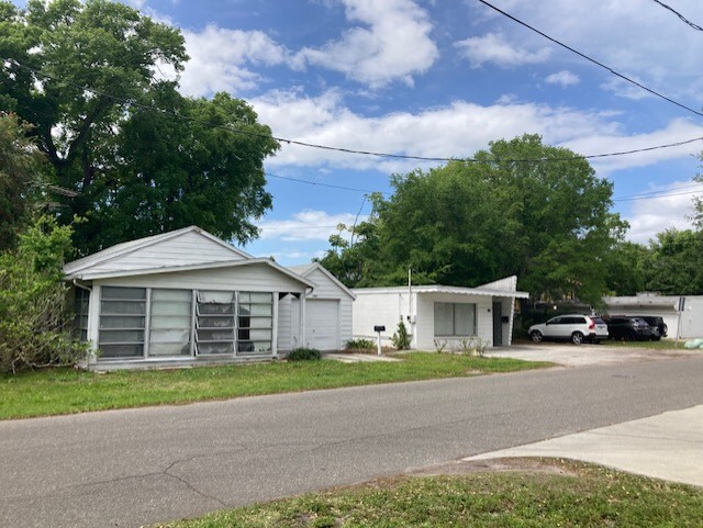 Primary Photo Of 4901 S Quincy St, Tampa Freestanding For Sale