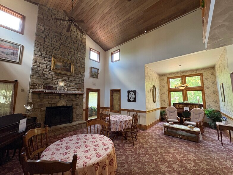 More Photos Of 245 N Jefferson St, Nashville Hotel For Sale