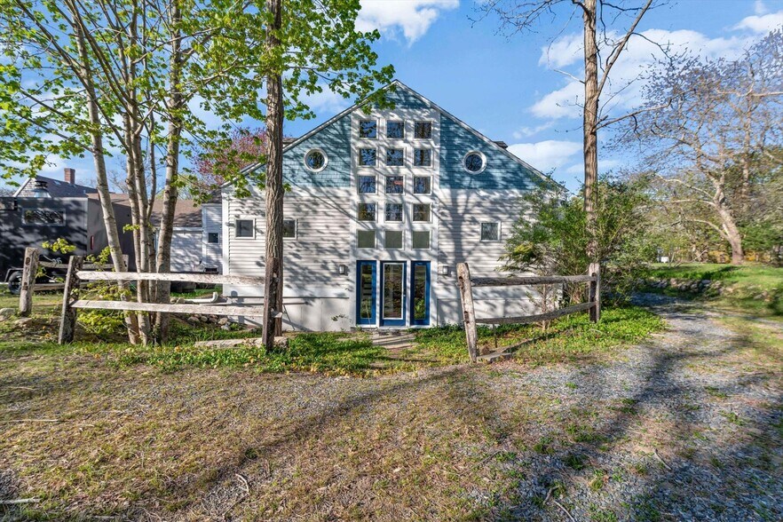 More Photos Of 1049 Main St, West Barnstable Medical For Sale