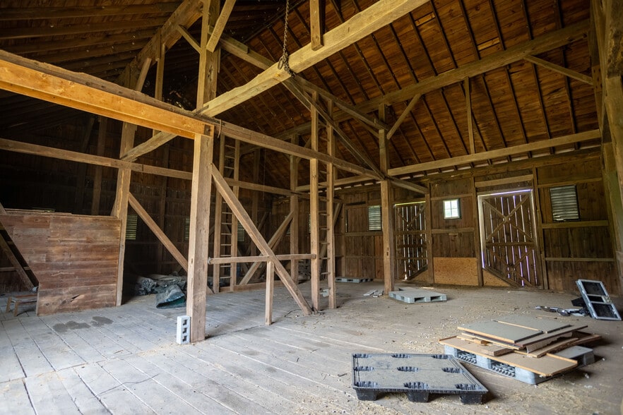 More Photos Of 1207 Flohrs Church Rd, Biglerville Hospitality For Sale
