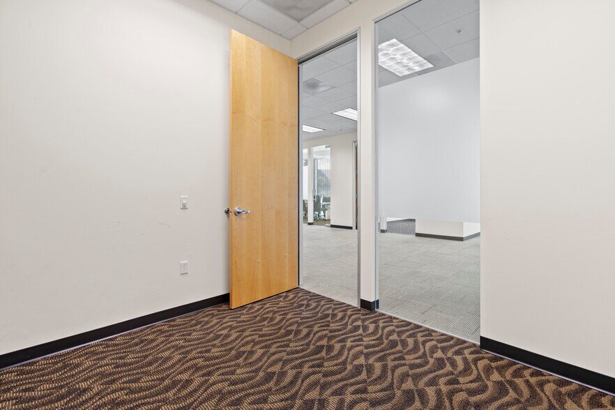 More Photos Of 8911 Research Dr, Irvine Office For Lease