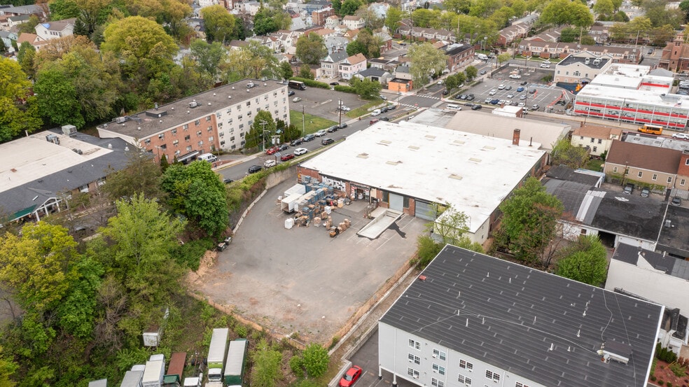 More Photos Of 349 Chestnut St, Passaic Warehouse For Lease