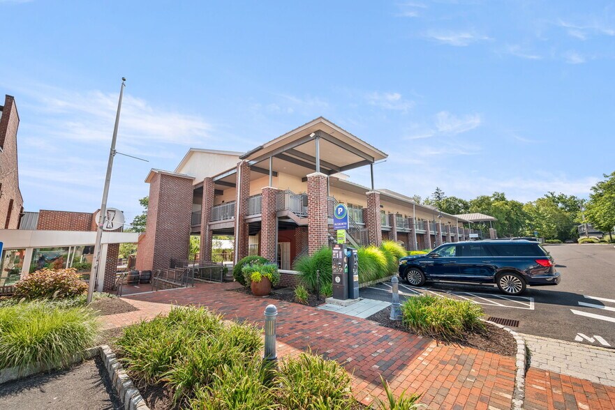 More Photos Of 220-280 Union Square Dr, New Hope Medical For Lease