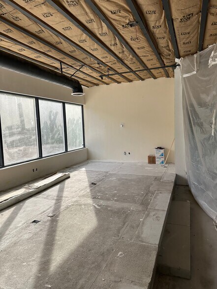 More Photos Of 77530 Enfield Ln, Palm Desert Showroom For Sale