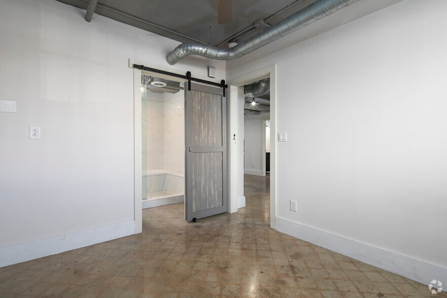 More Photos Of 111 19th St N, Birmingham Apartments For Sale