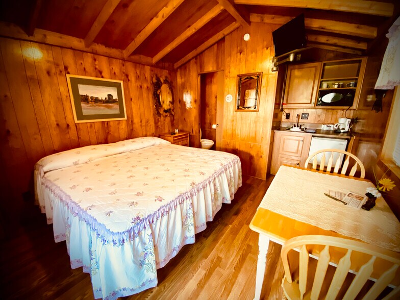 More Photos Of 18 W Allen St, Tombstone Trailer Camper Park For Sale