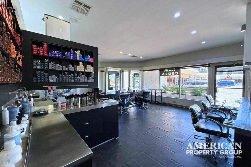 More Photos Of 2345 Bee Ridge Rd, Sarasota Storefront Retail Office For Sale