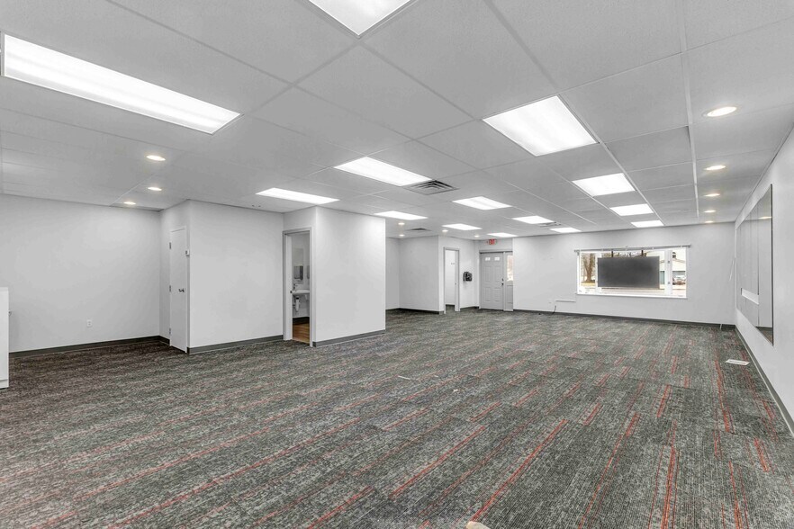 More Photos Of 7770 Brecksville Rd, Brecksville Office For Lease