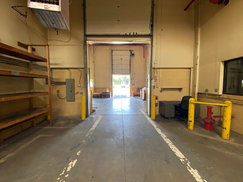 More Photos Of 2001 Courtright Rd, Columbus Warehouse For Lease