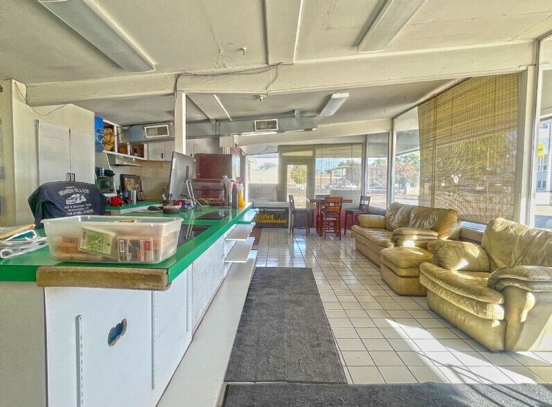 More Photos Of 1101 W Sheridan Ave, Shenandoah Auto Repair For Sale