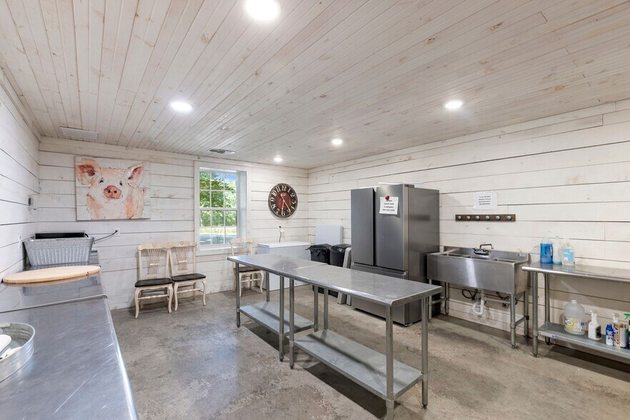 More Photos Of 1297 County Road 3318, Greenville Specialty For Sale