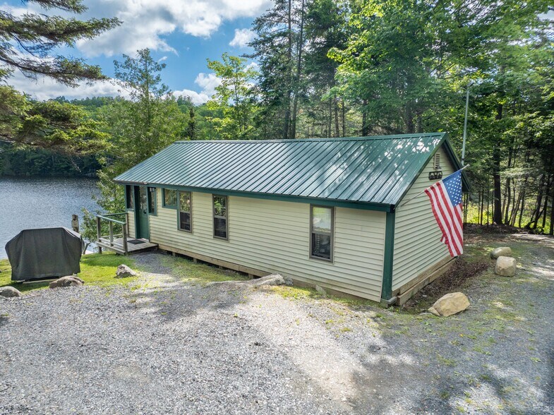 More Photos Of 15 Lower Wilson Pond Rd, Greenville Specialty For Sale