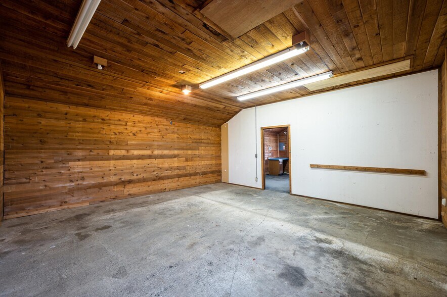 More Photos Of 120 W Smith Rd, Bellingham Service For Sale