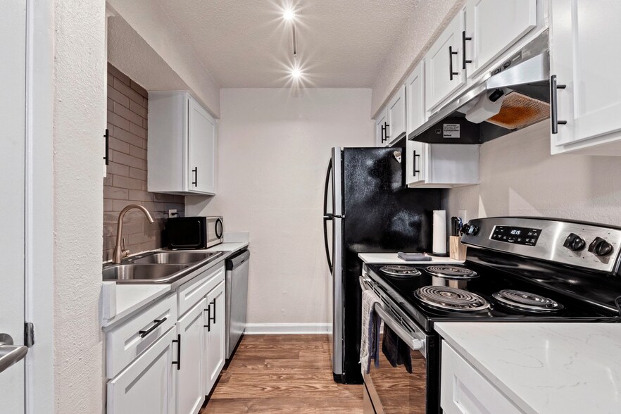 More Photos Of 1501 Kinney Ave, Austin Apartments For Sale
