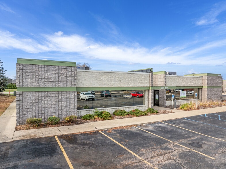 More Photos Of 42500-42536 Hayes Rd, Clinton Township Office For Lease