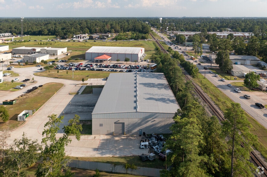 More Photos Of 27601 Commerce Oaks Dr, Conroe Warehouse For Lease