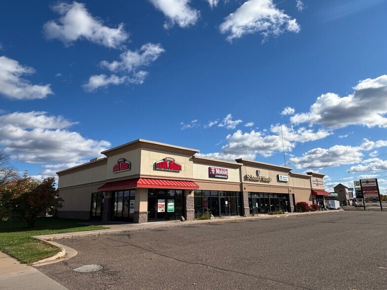 More Photos Of 913-925 S Hastings Way, Eau Claire General Retail For Sale