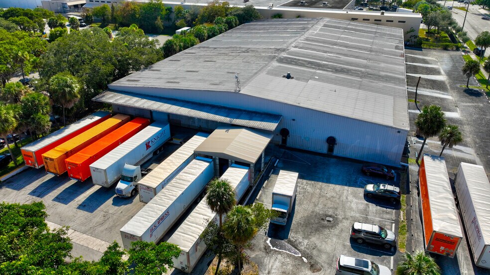 More Photos Of 198 Lock Rd, Deerfield Beach Warehouse For Lease